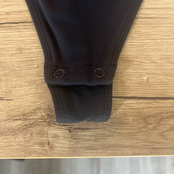 Aritzia Babaton Contour Squareneck long sleeve navy bodysuit. Size small. NWT - Picture 2 of 4